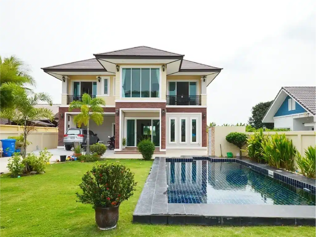 For Sale!! 2 storey house, located only 5 mins away from Black รูปที่ 1