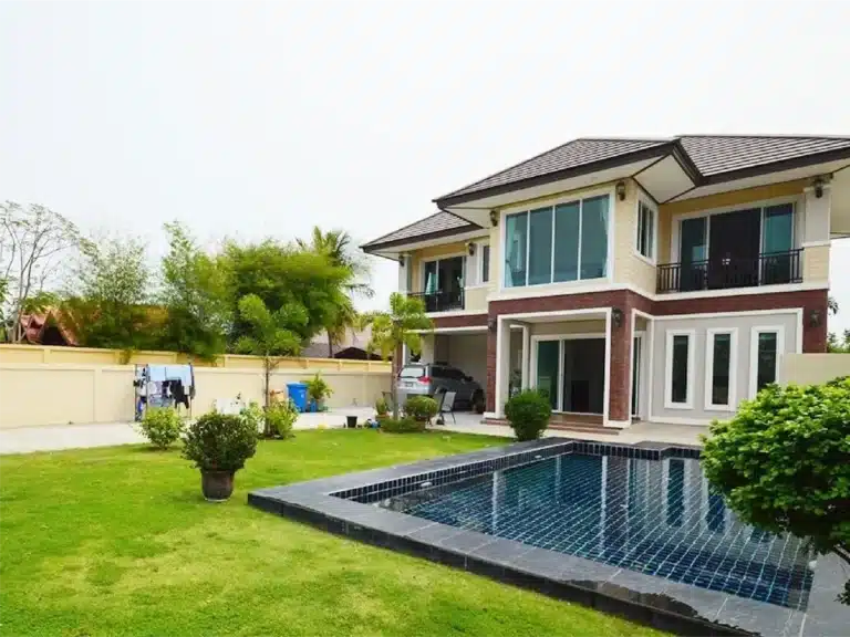 For Sale!! 2 storey house, located only 5 mins away from Black รูปที่ 2