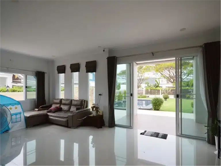 For Sale!! 2 storey house, located only 5 mins away from Black รูปที่ 4