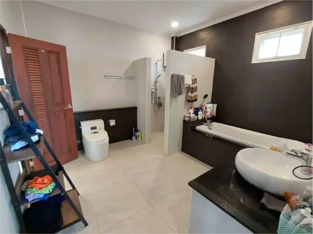 For Sale!! 2 storey house, located only 5 mins away from Black รูปที่ 16
