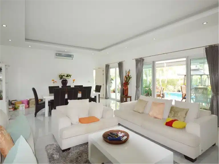 Modern Villa with 5 bedrooms close by Palm Hill Golf course- Huahin soi 6 รูปที่ 16