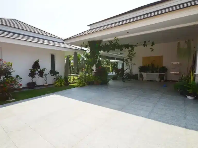 Modern Villa with 5 bedrooms close by Palm Hill Golf course- Huahin soi 6 รูปที่ 27