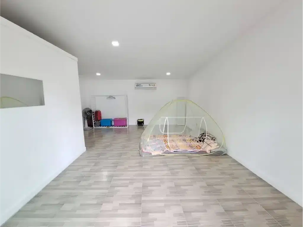 Worth the price!! Nice House with big land for sale, corner plot with Mountain รูปที่ 3