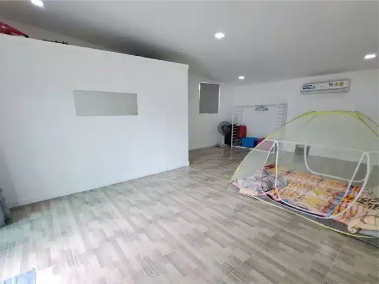 Worth the price!! Nice House with big land for sale, corner plot with Mountain รูปที่ 4