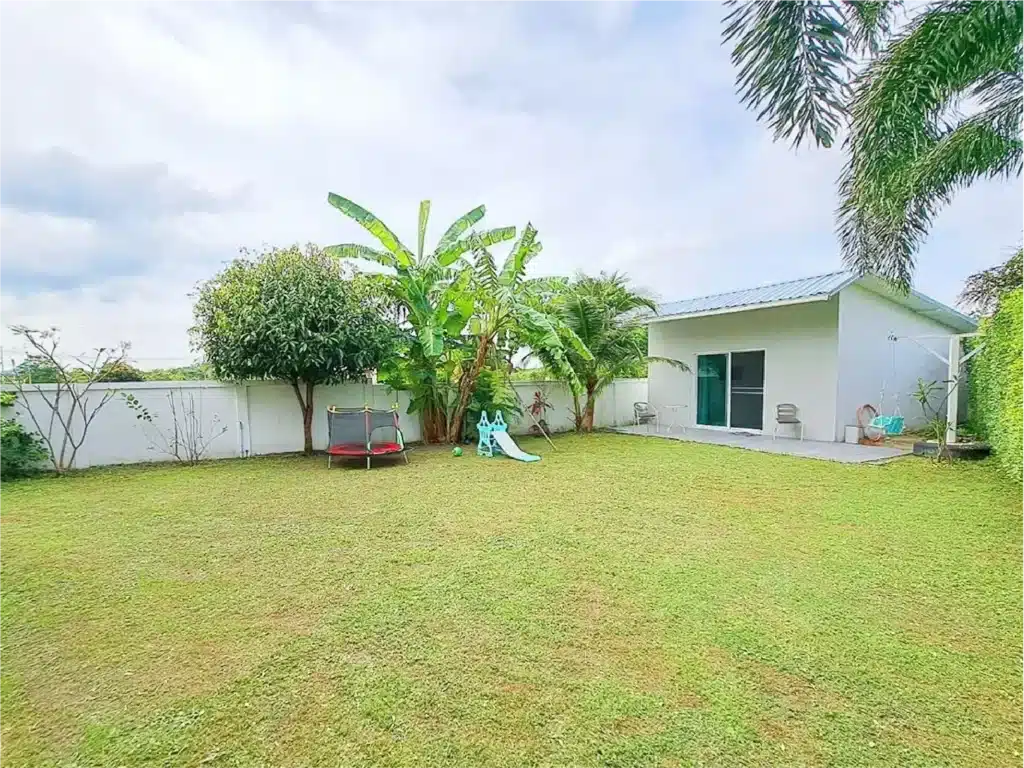 Worth the price!! Nice House with big land for sale, corner plot with Mountain รูปที่ 6
